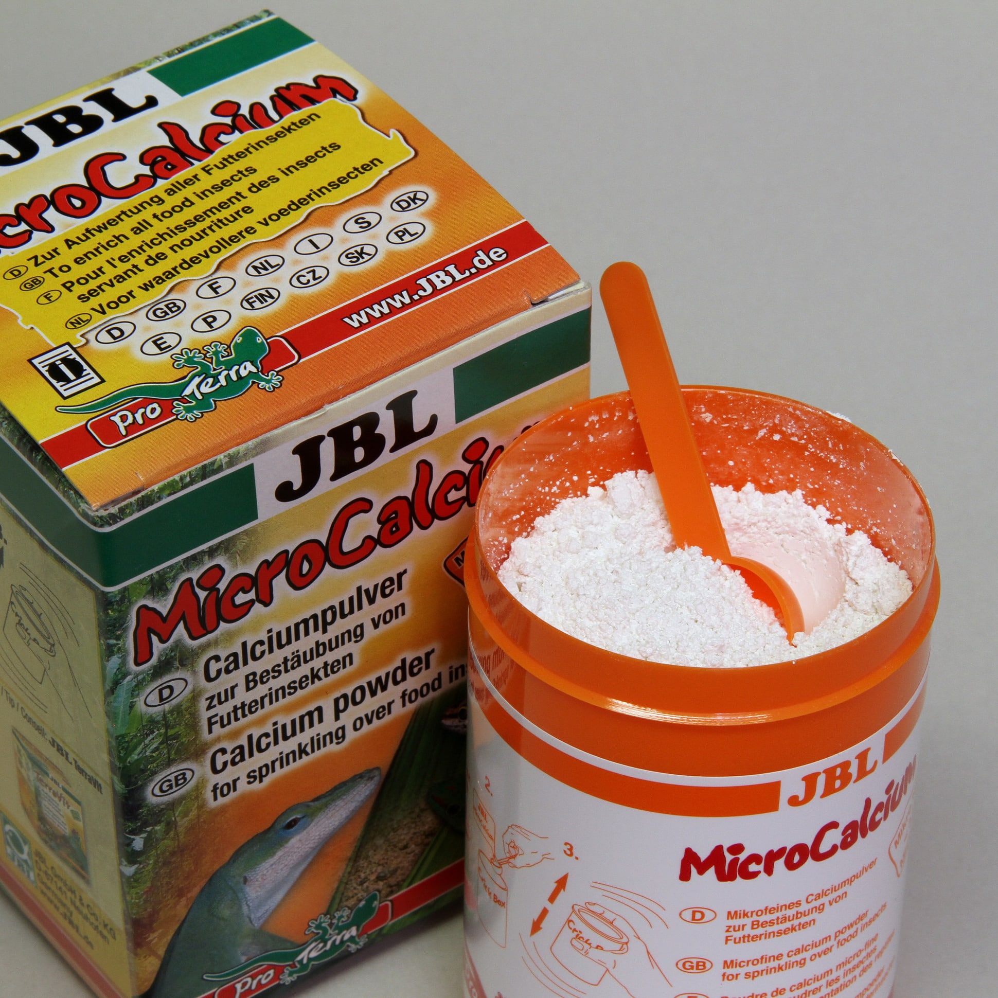 jbl-microcalcium-100-gr-poudre-de-calcium-a-saupoudrer-sur-les-insectes-2-min