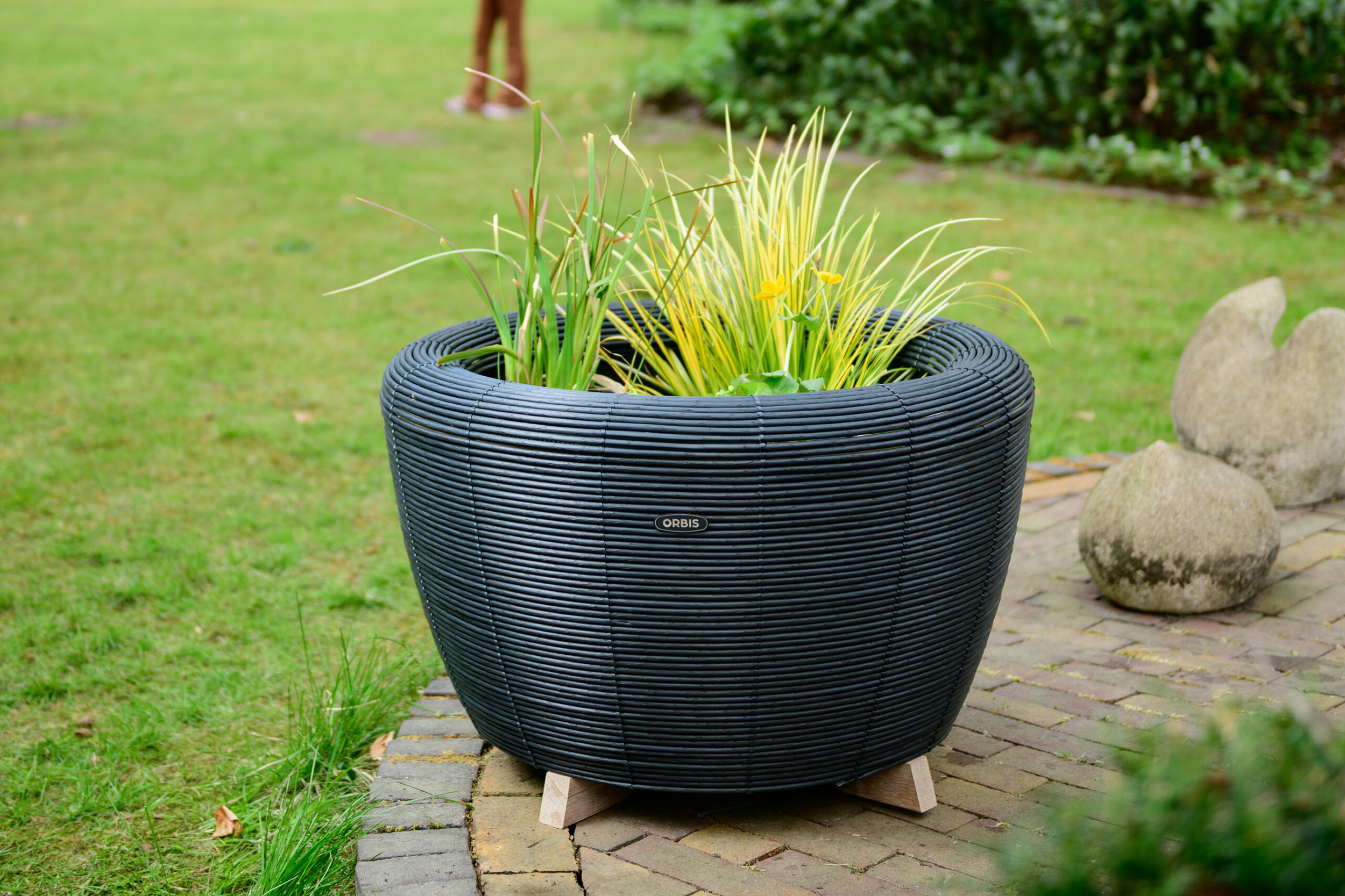 velda-orbis-mini-pond-noir-mini-bassin-equipe-diametre-65-cm-x-40-cm-de-haut-2