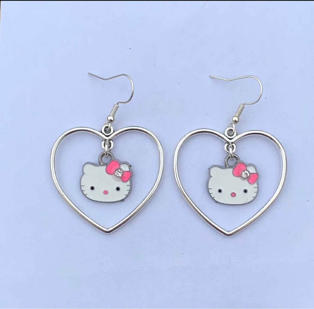 Bracelet-Hello-Kitty-en-alliage-accessoires-pour-les-mains-chat-Kt-Double-Ins-cadeau-pour-fille