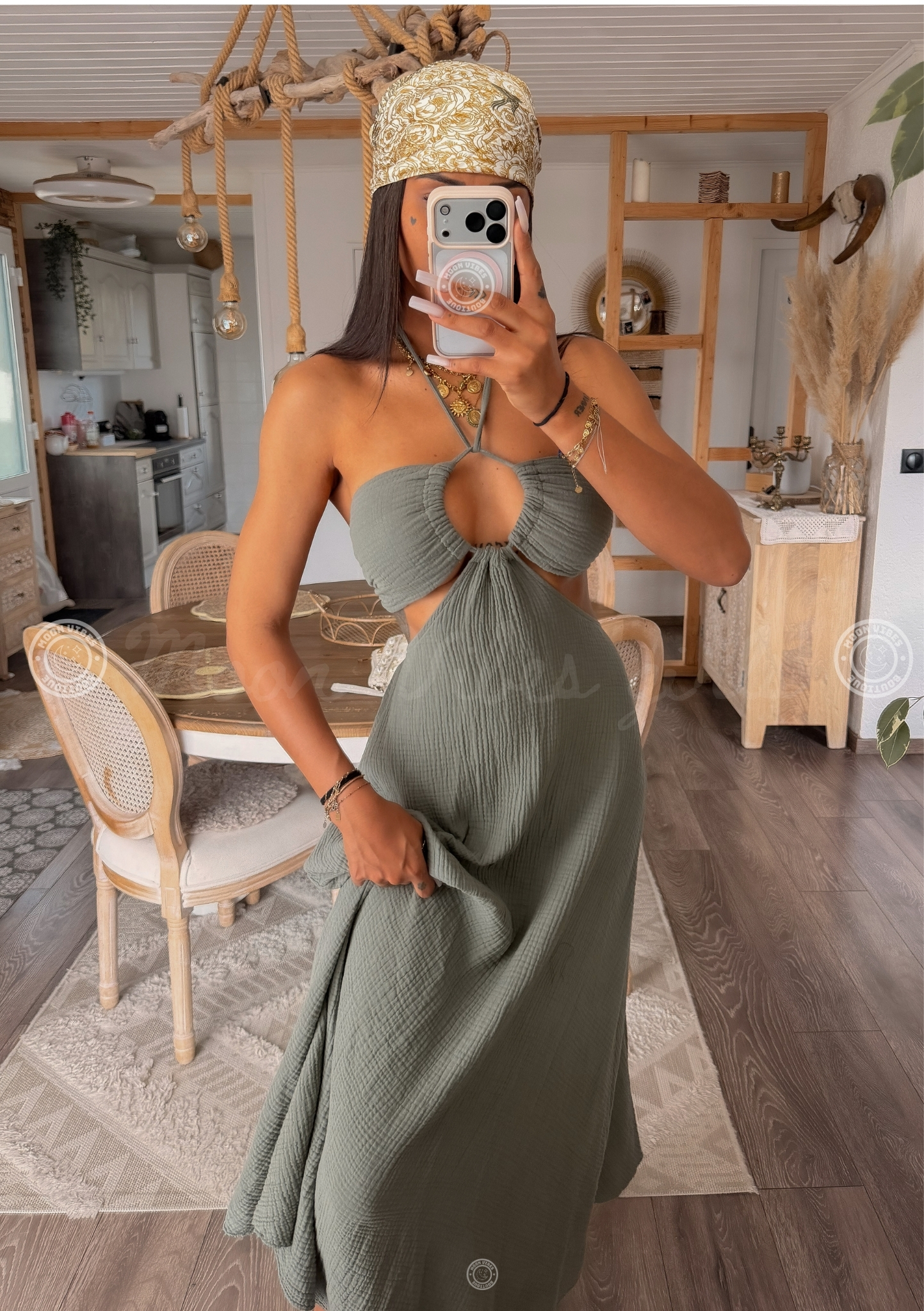 AVRIL (64)