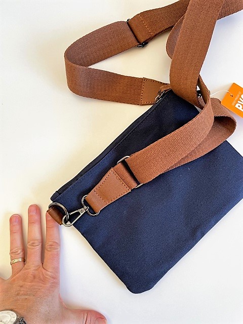 sac à main bleu en coton brut avec une tête de tigre peint à la main par Elles et No.