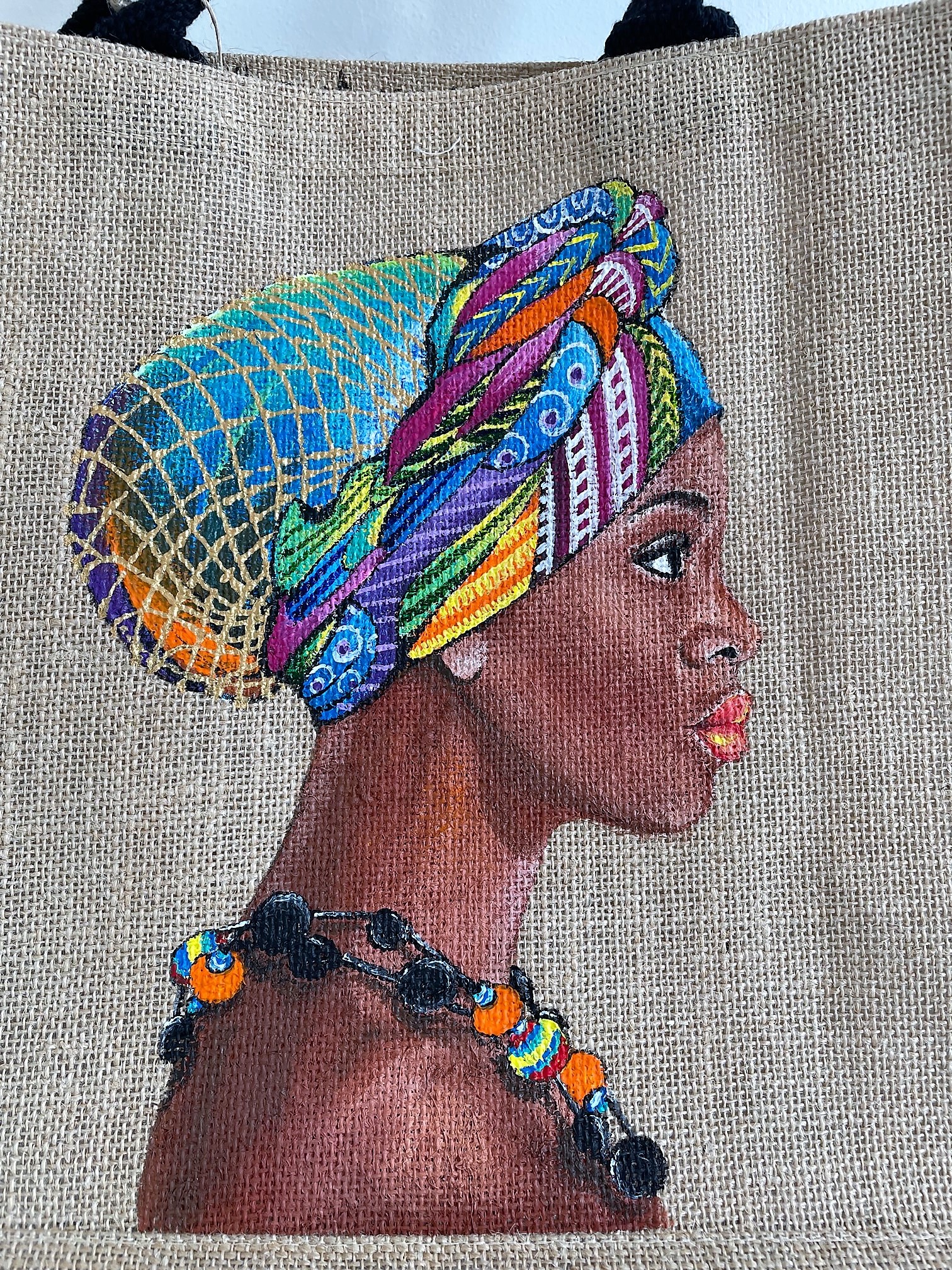 sac en jute wesfordmill avec un portrait de femme africaine avec turban peint à la main par Elles et No.