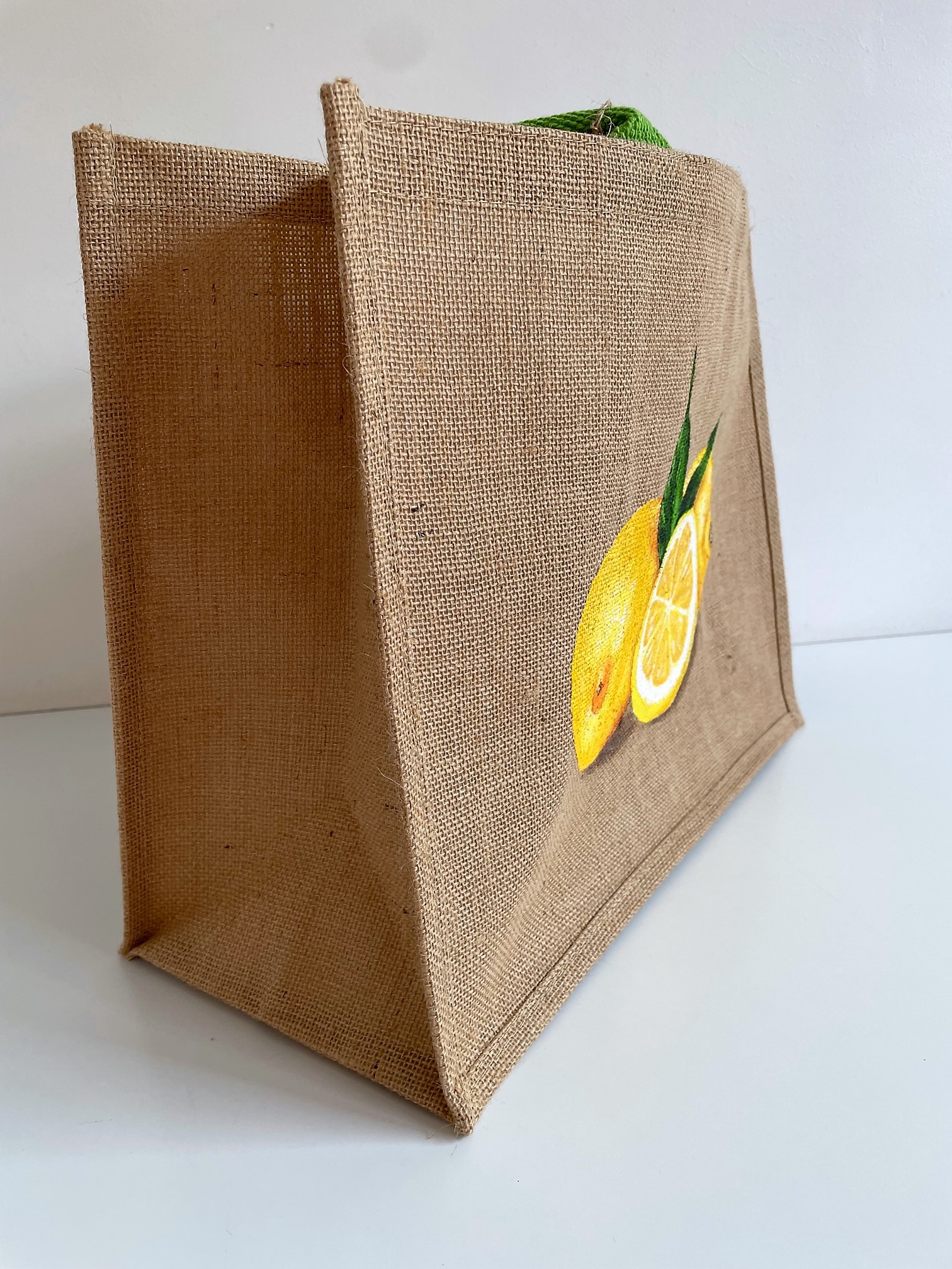 Sac de plage en jute avec de gros citrons peints à la main par Elles et No.