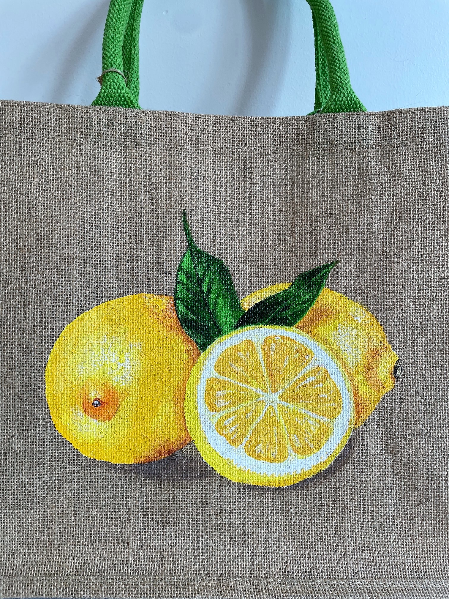 Sac de plage en jute avec de gros citrons peints à la main par Elles et No.