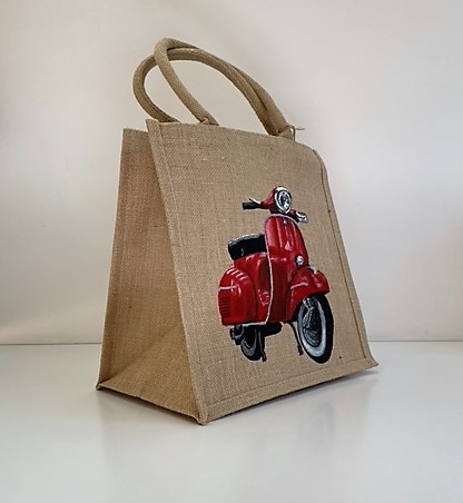 Sac en jute avec une belle vespa rouge peinte à la main par Elles et No.