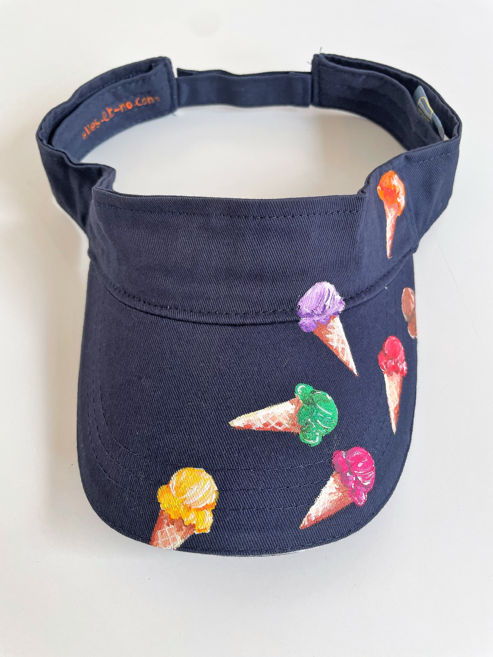 Sac de plage en jute avec des transats dans les tons verts peints à la main par Elles et No.