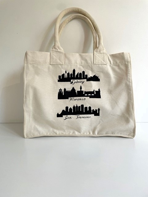 Tote bag sac à  main en coton beige bio avec skylines peintes à la main  par Elles et No.
