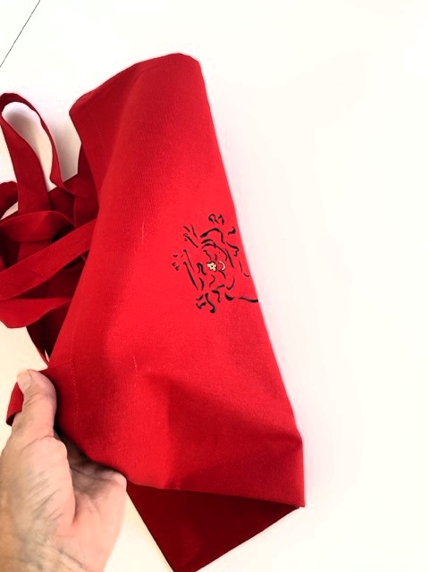 Tote bag rouge avec danseuse flamenco peinte à la main (5)