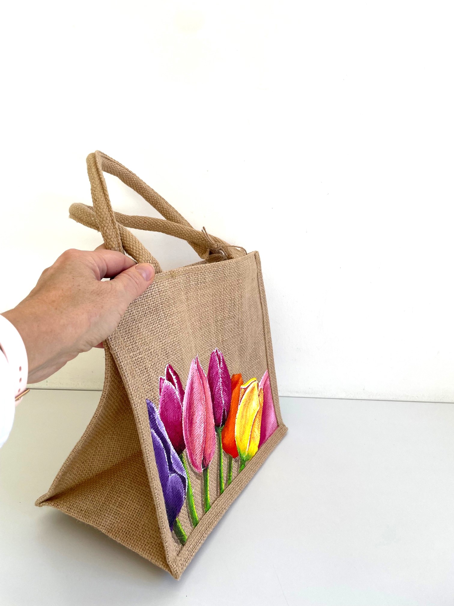 sac jute avec des tulipes peintes à la main par Elles et No.