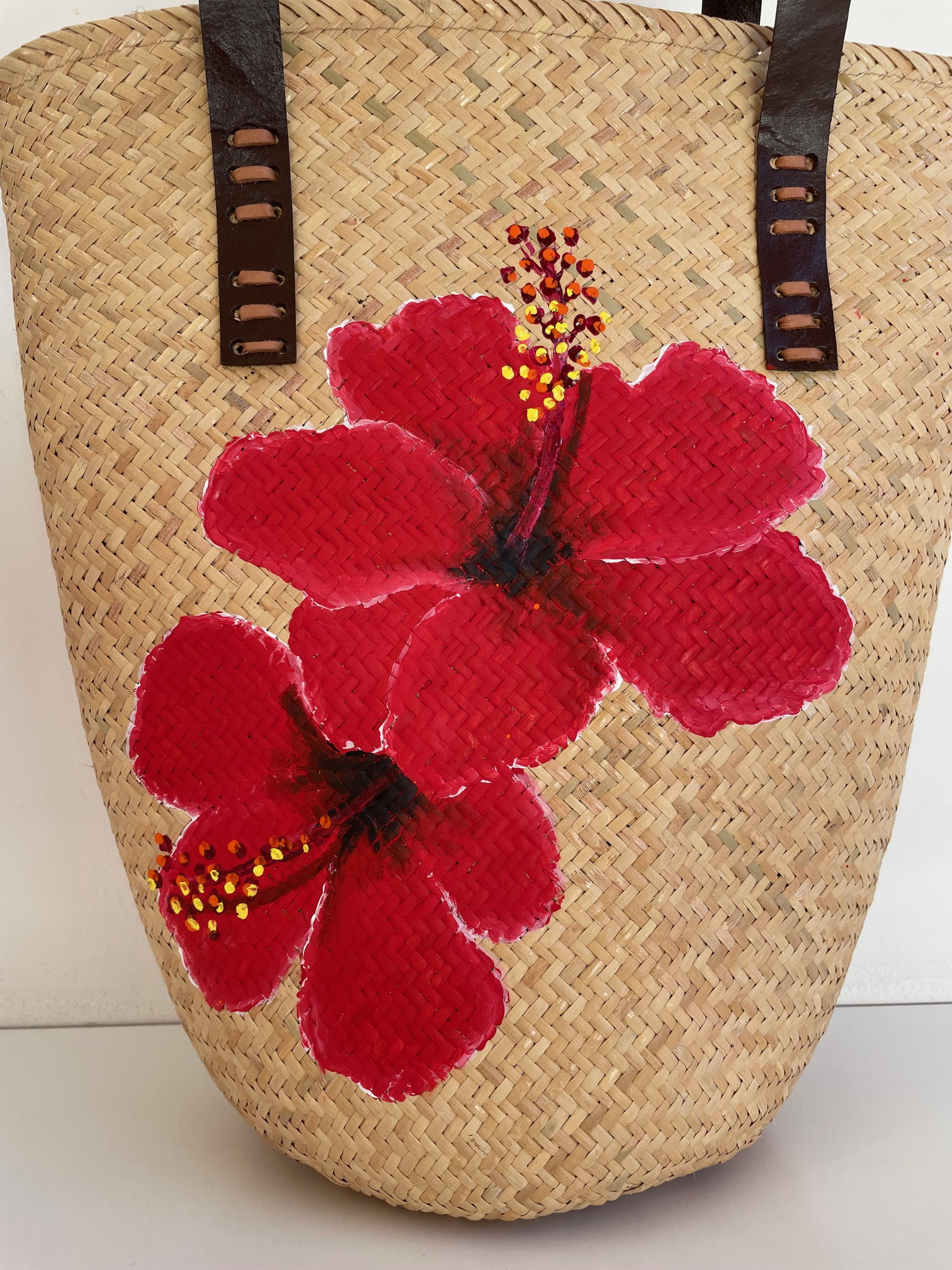 sac bambou tissé avec des hibiscus peints à la main par elles et No.