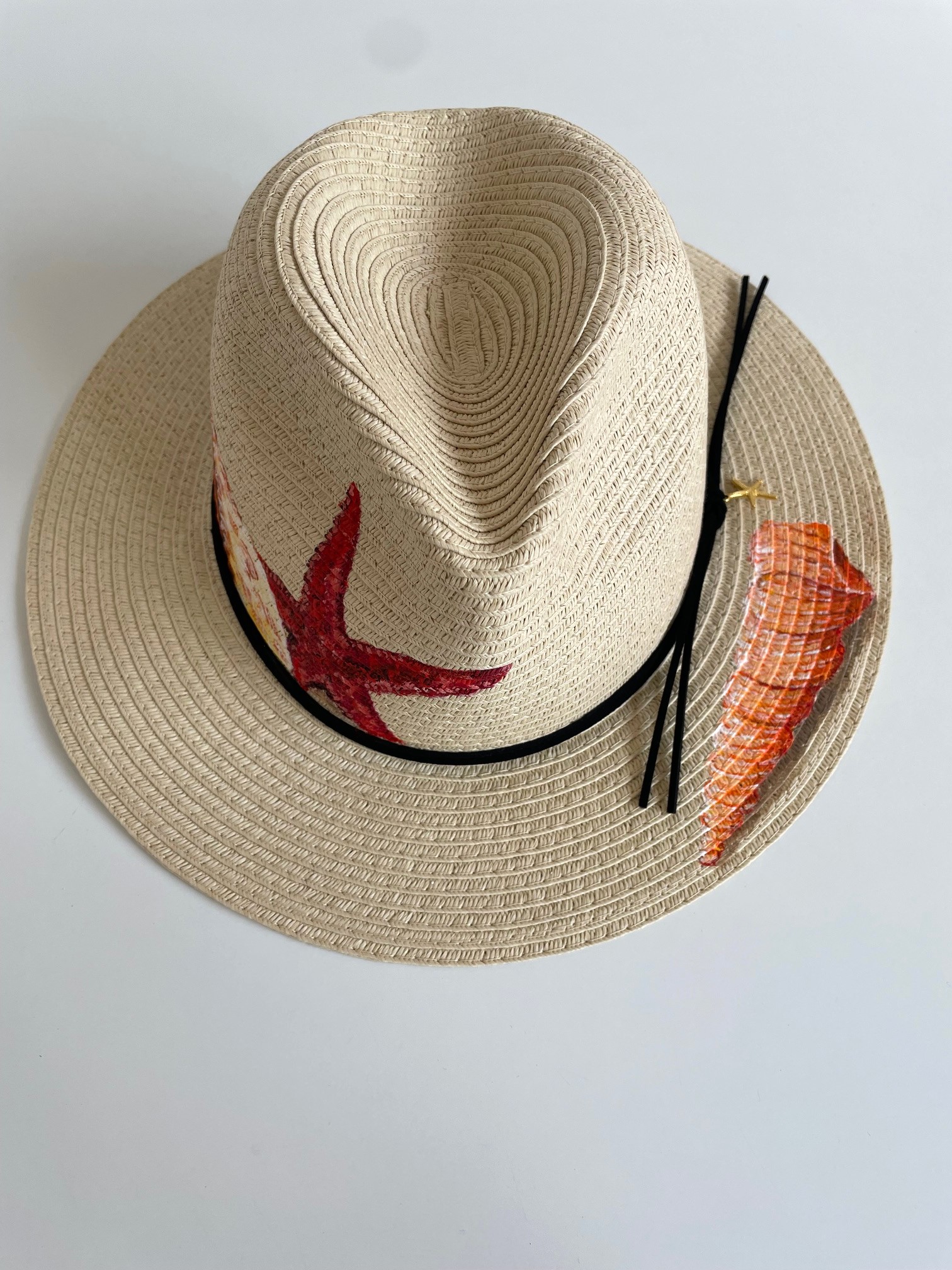 Chapeau dété panama avec des coquillages peints à la main (1)
