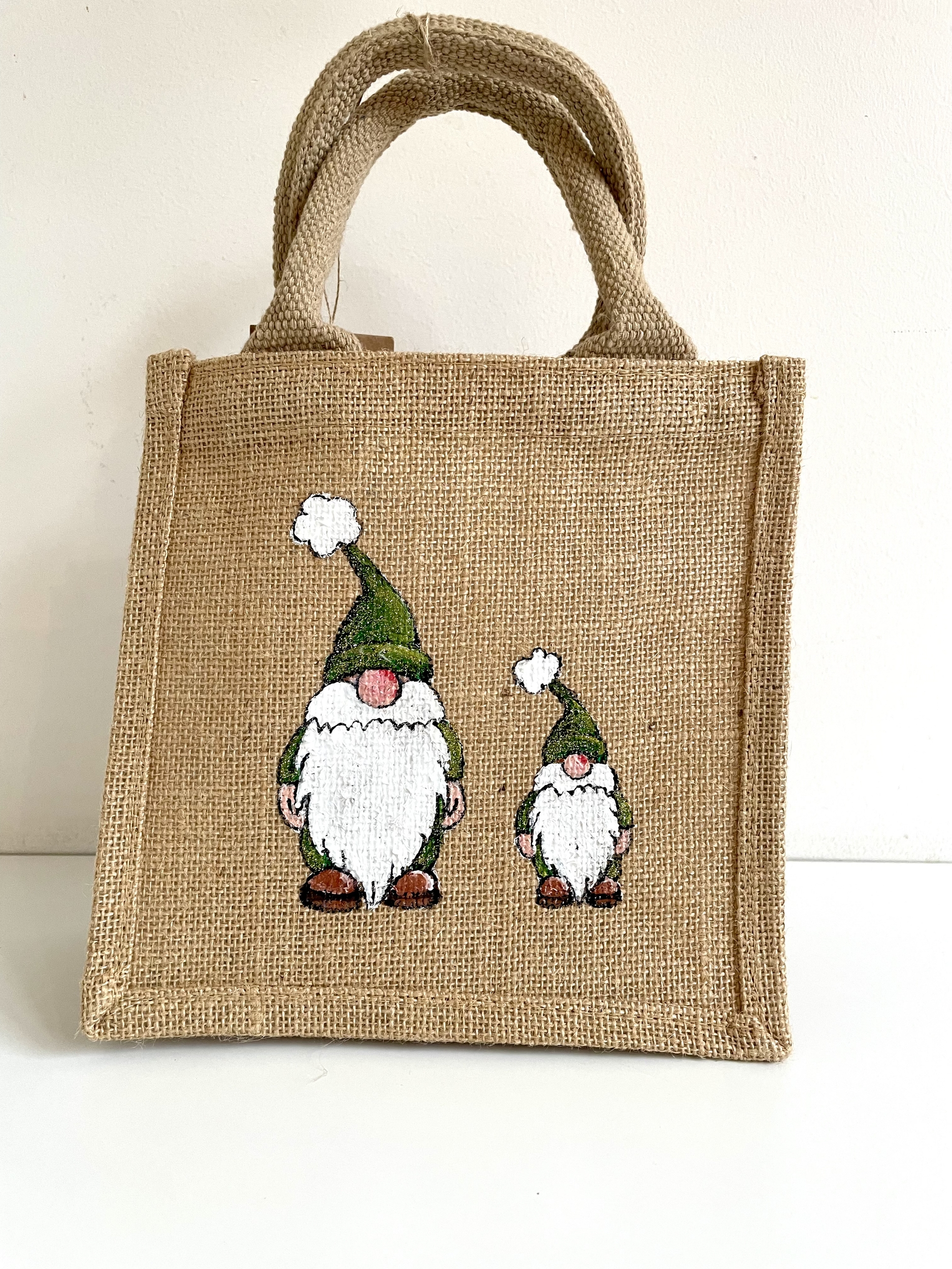 Petit sac en jute avec des lutins verts strass de Noël peints à la main par Elles et No.