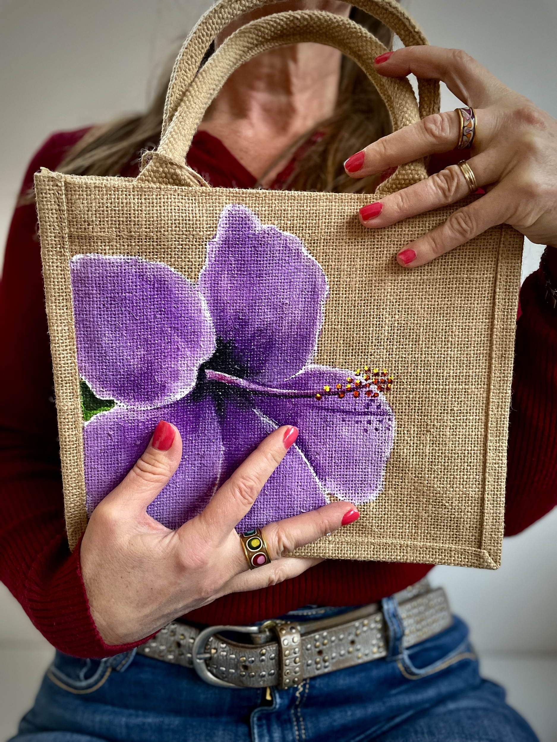 Elles et No. sac jute avec un gros hibiscus mauve peint à la main