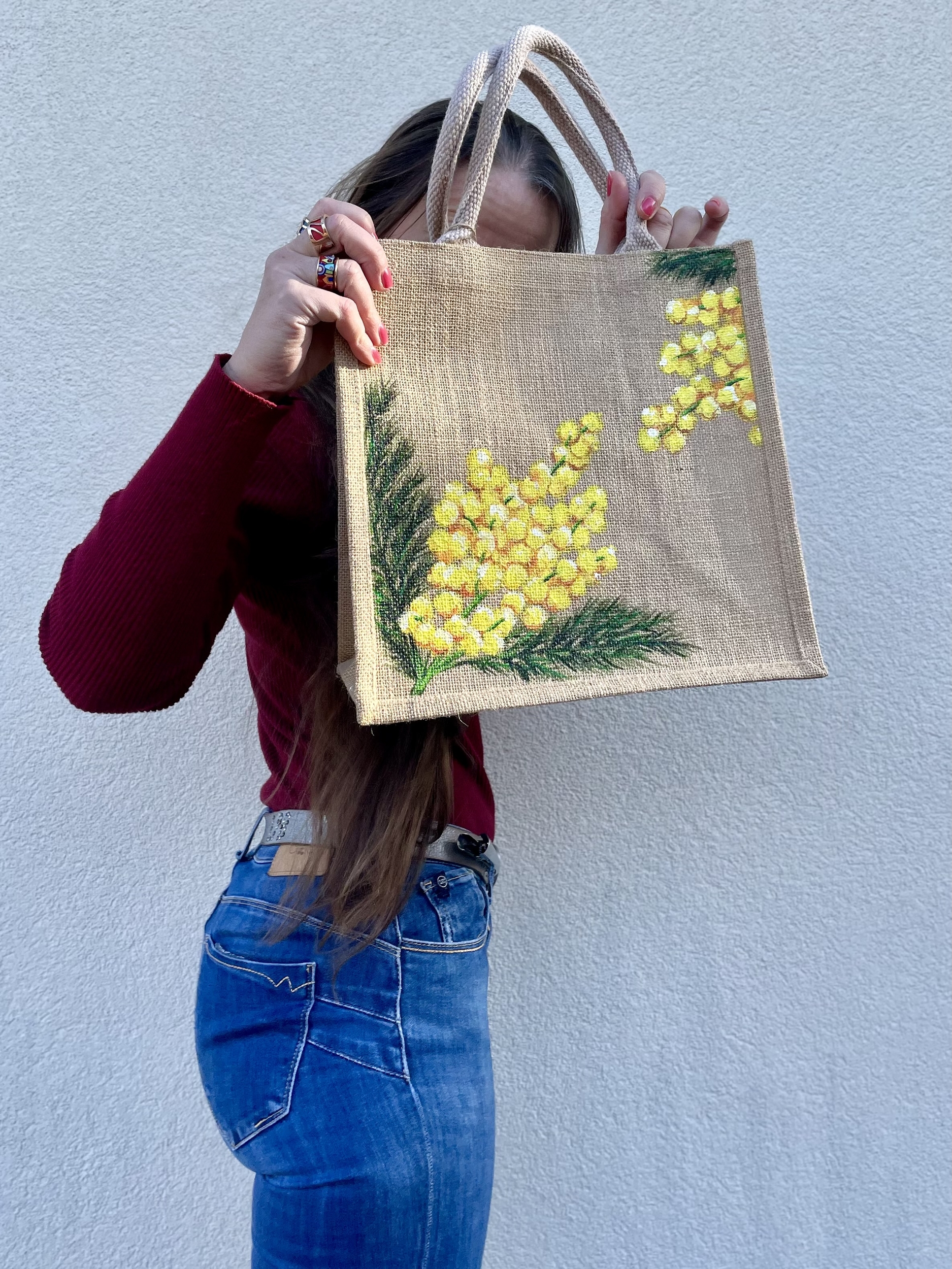 Elles et No. sac en jute taille moyenne avec du mimosa peint à la main, porté