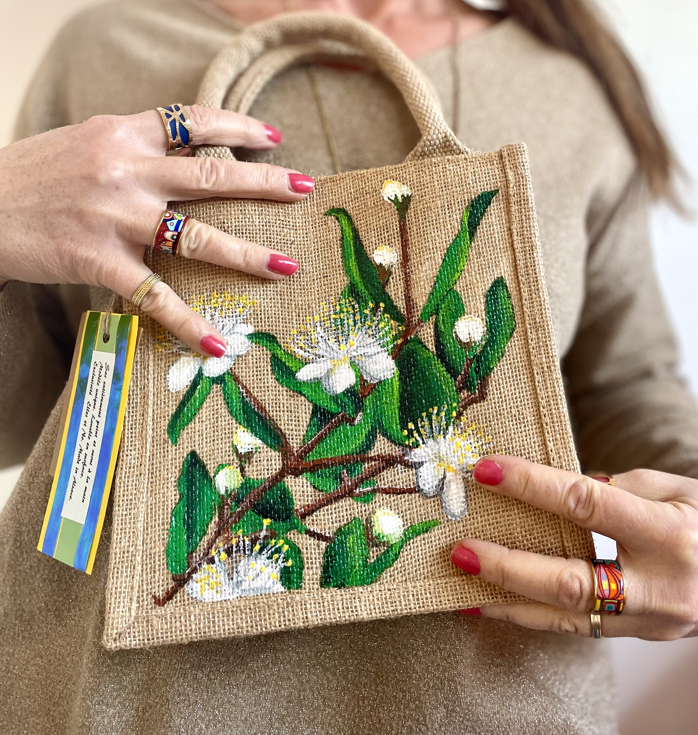 Petit sac en jute avec des fleurs de myrte peintes à la main par Elles et No.