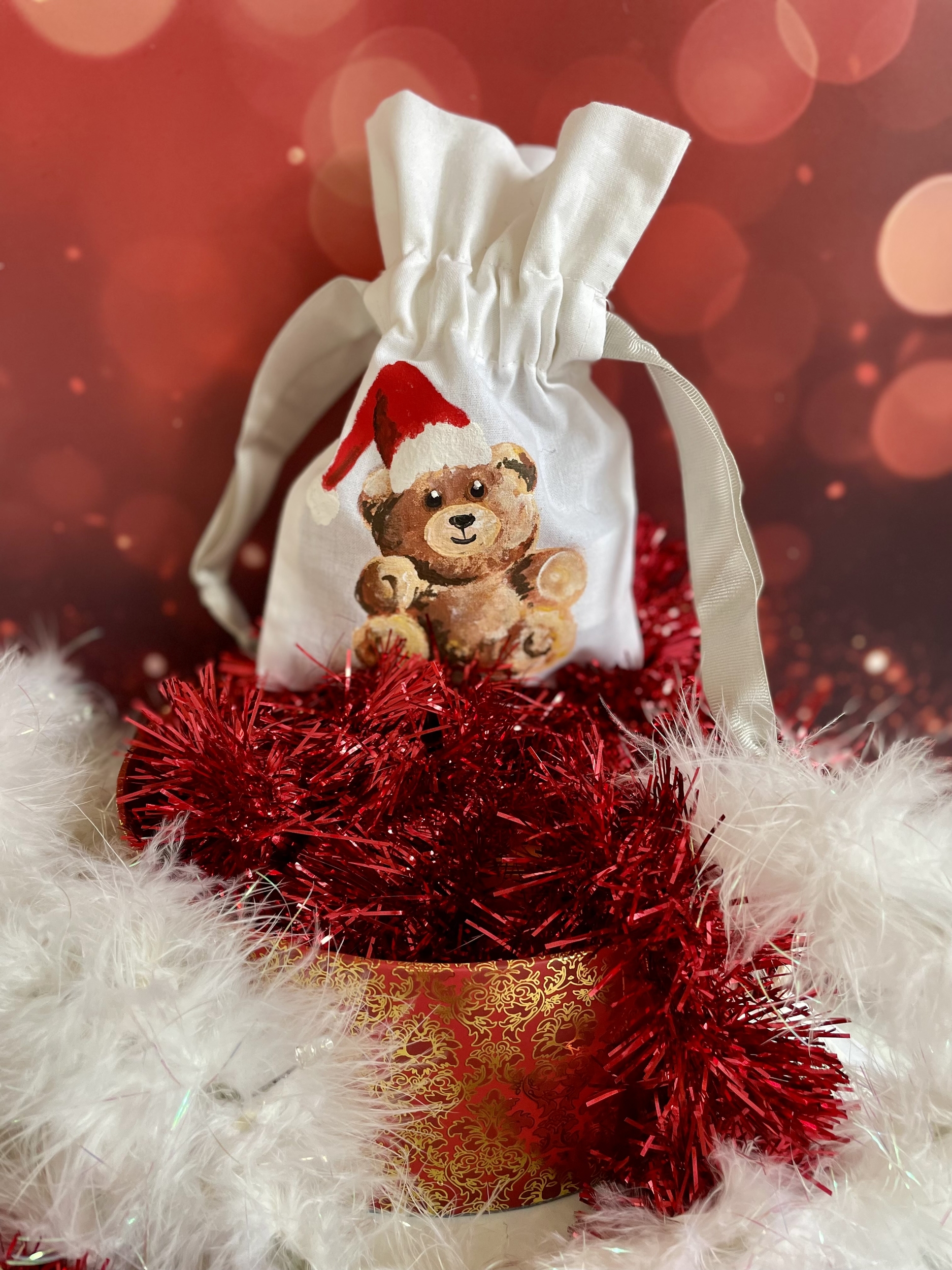 pochon avec ourson de Noël peint à la main par Elles et No.