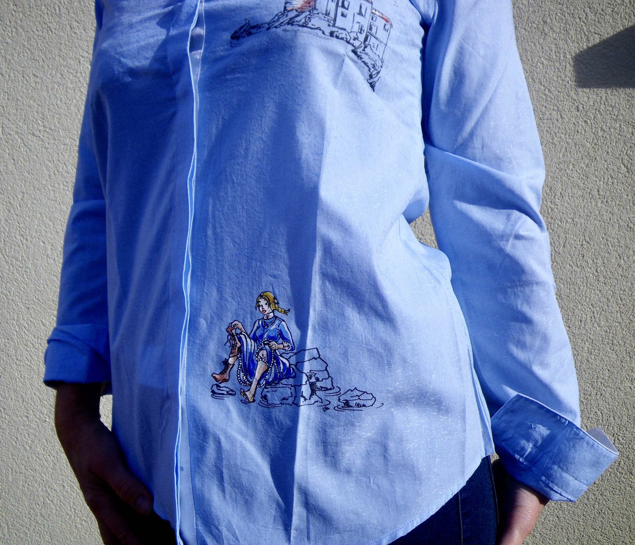 chemise femme bleue col mao imprimée et colorisée à la main par Elles et No.
