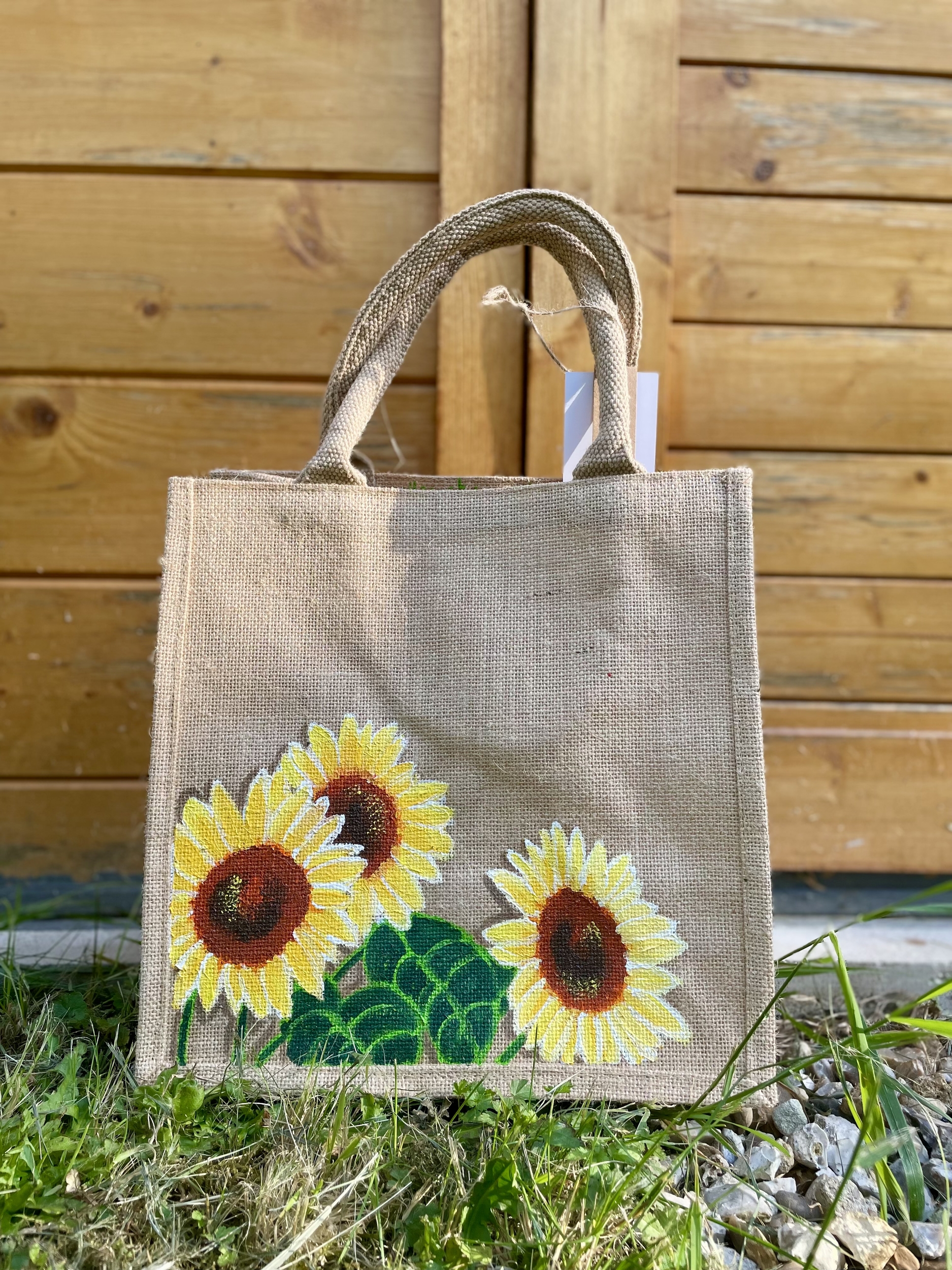 sac en jute taille moyenne avec trois tournesols peints à la main par Elles et No.