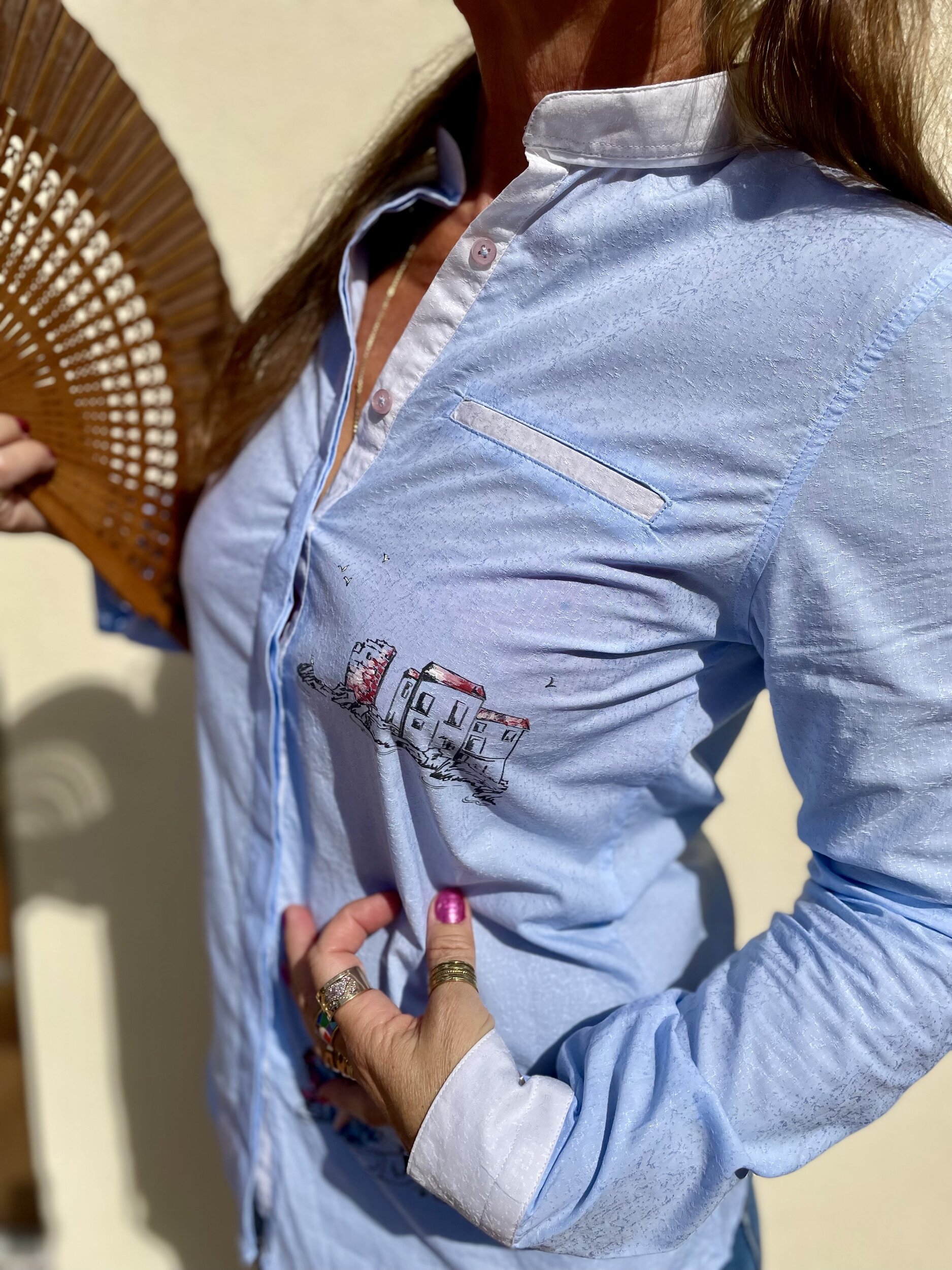 Chemise col Mao avec la Tour dErbalunga Peinte à la main par Elles et No.