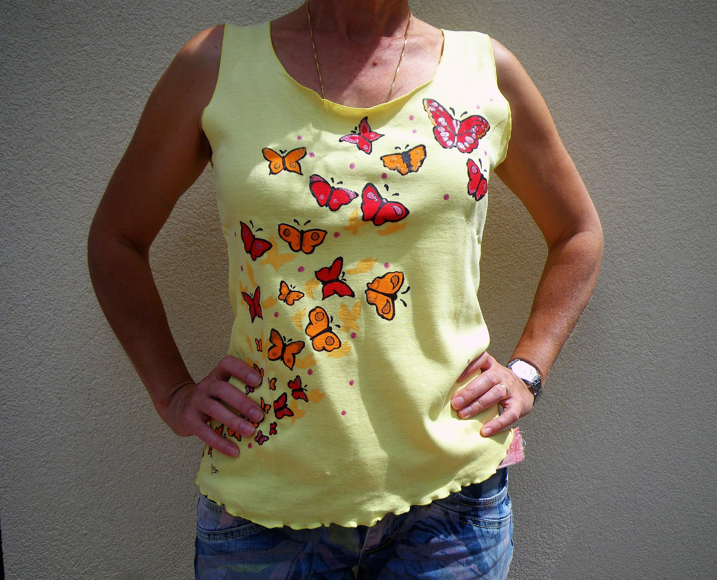 Débardeur jaune avec papillons pour femme