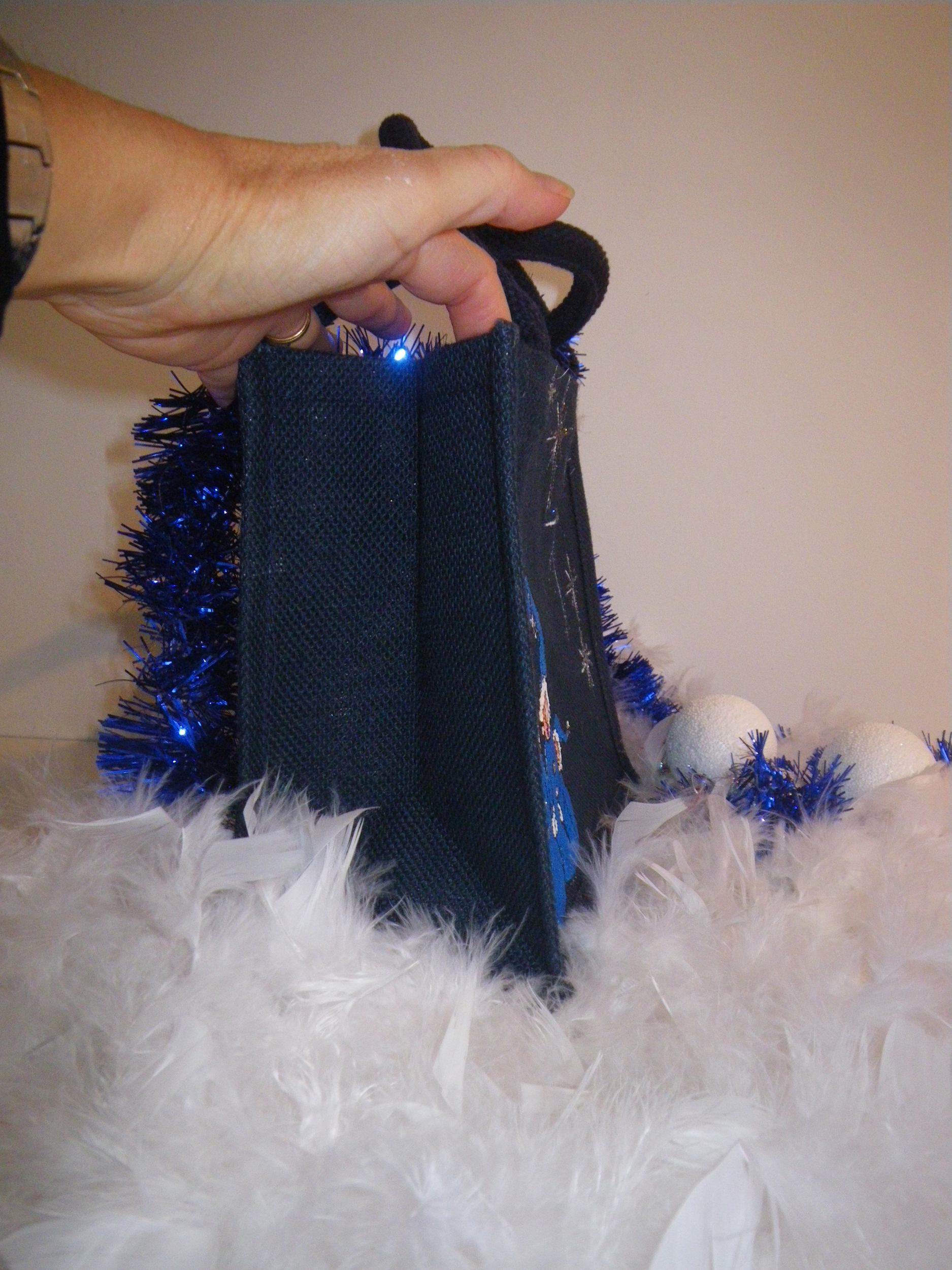 petit sac jute bleu avec lutins de Noël