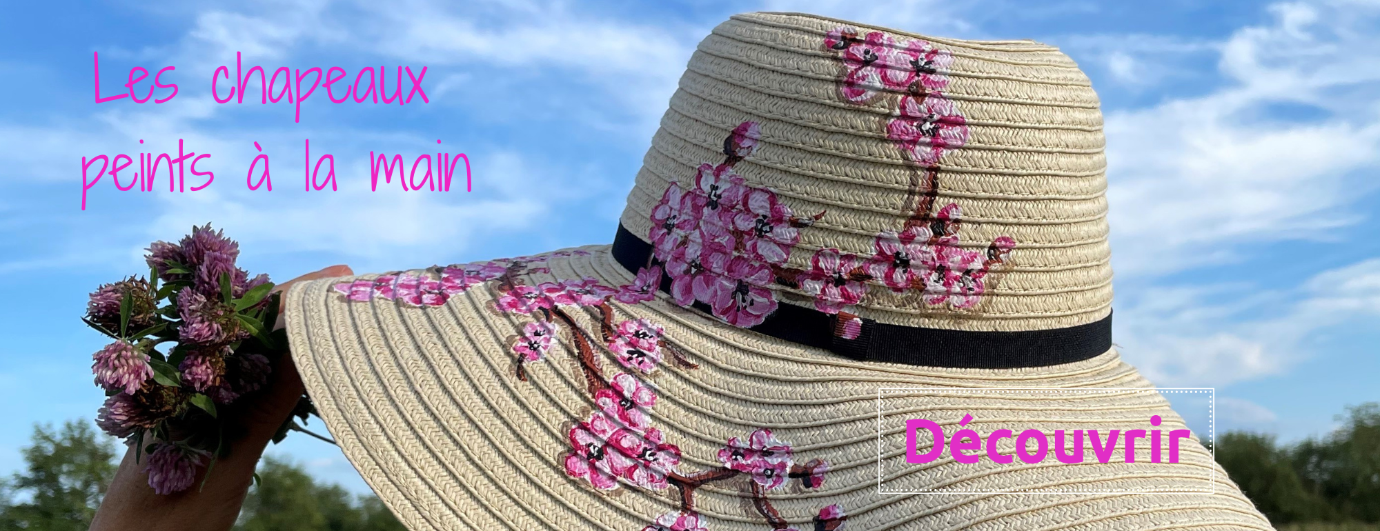 chapeau avec des fleurs de cerisier peints à la main par Elles et No.