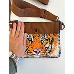 sac à main bleu en coton brut avec une tête de tigre peint à la main par Elles et No.