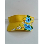visière jaune avec des hibiscus bleu peints à la main par Elles et No.