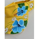visière jaune avec des hibiscus bleu peints à la main par Elles et No.