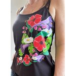 top marron  femme avec un bouquet de fleurs peint à la main par Elles et No.
