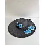 Chapeau noir en papier tressé avec des orchidées bleues peintes à la main. par Elles et No.
