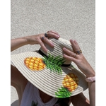 Chapeau en papier tressé avec des ananas peints à la main par Elles et No.