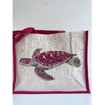 sac de plage jute et coton avec une tortue marine dans les tons roses peinte à la main par Elles et No;
