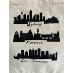 Tote bag sac à  main en coton beige bio avec skylines peintes à la main  par Elles et No.