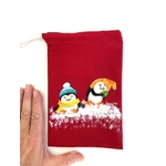 Pochon rouge pingouins de Noël peints à la main  (2)