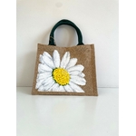 sac en jute avec une grosse marguerite peinte  à la main par Elles et No.