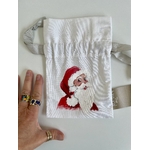 Pochette coton blanc, ruban satin gris, avec tête de père Noël peinte à la main par Elles et No.
