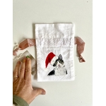 PPochon blanc en coton à cordon rose avec un chat coiffé dun bonnet de père Noël peint à la main par Elles et No.