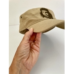 casquette cubaine couleur olive beige avec la tête de Che Guevara peinte à la main par Elles et No.