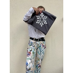 tote bag coton gris avec un gros flocon de neige peint à la main par Elles et No