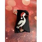 Ipochon en coton avec une cigogne portant un chapeau de Père Noël peinte à la main par Elles et No.