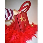 petit sac en jute rouge avec étoiles