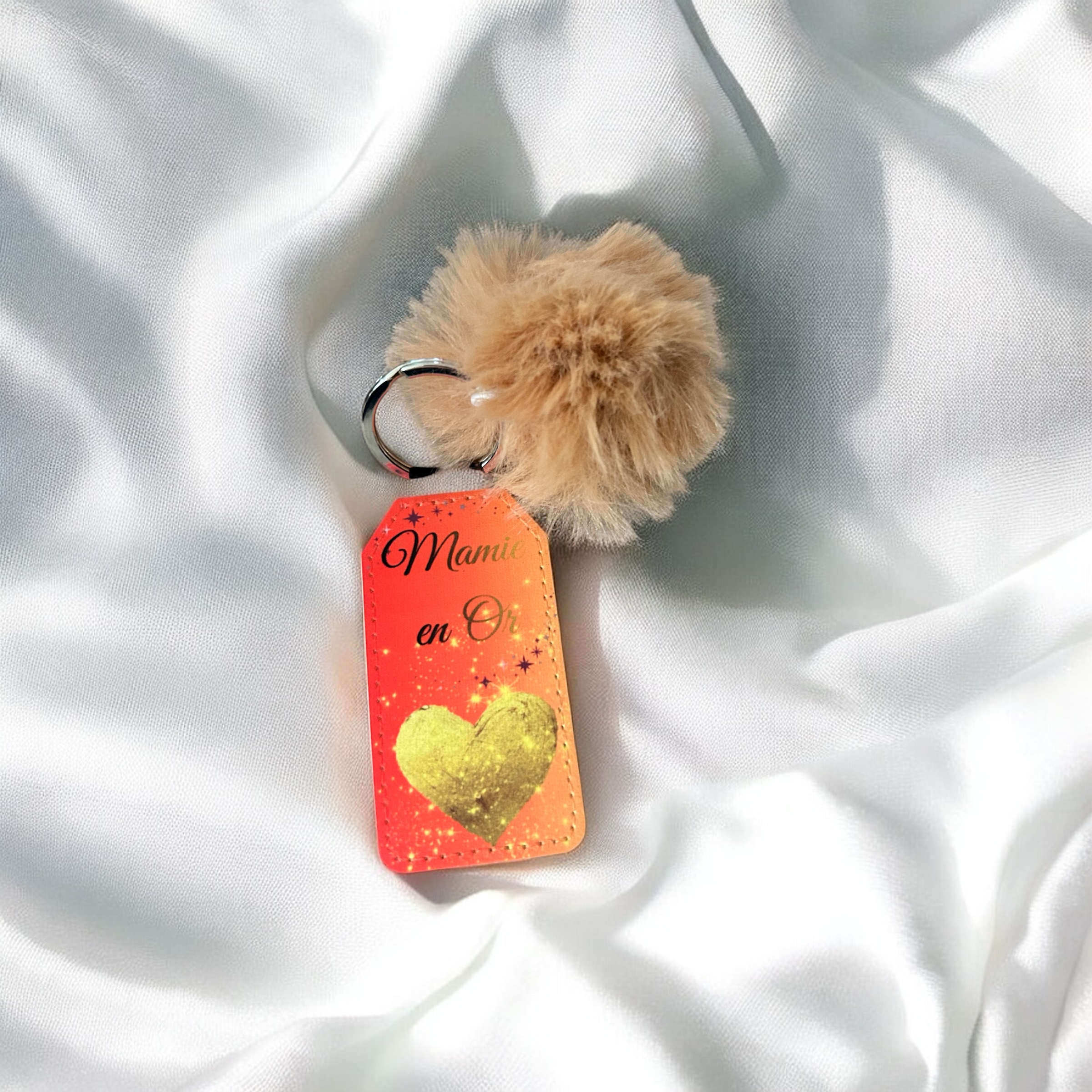 porte-cles-simili-cuir-mamie-en-or-personnalise-lilou-creation