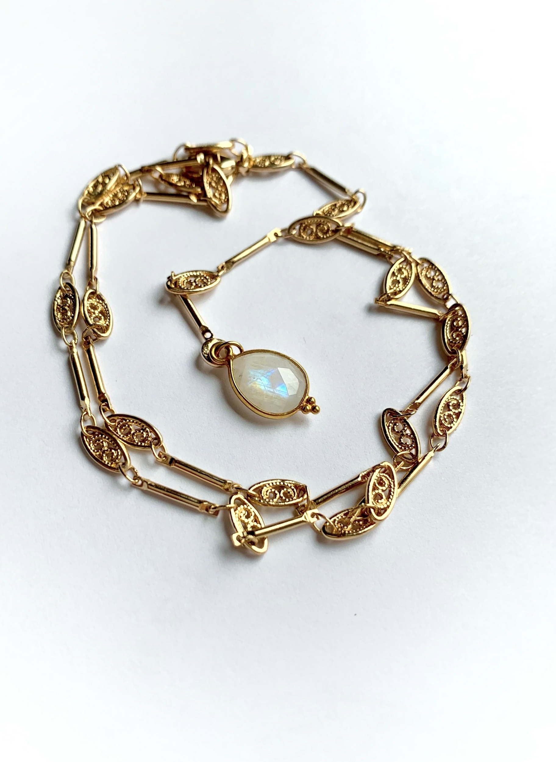 COLLIER KAMNA PIERRE DE LUNE