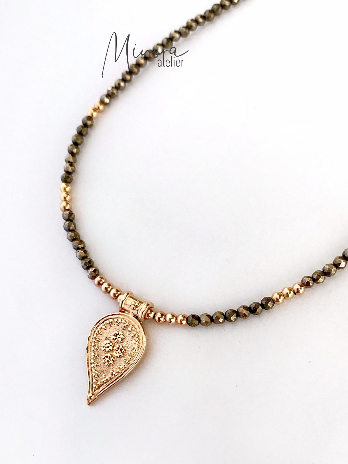 COLLIER ELENYA