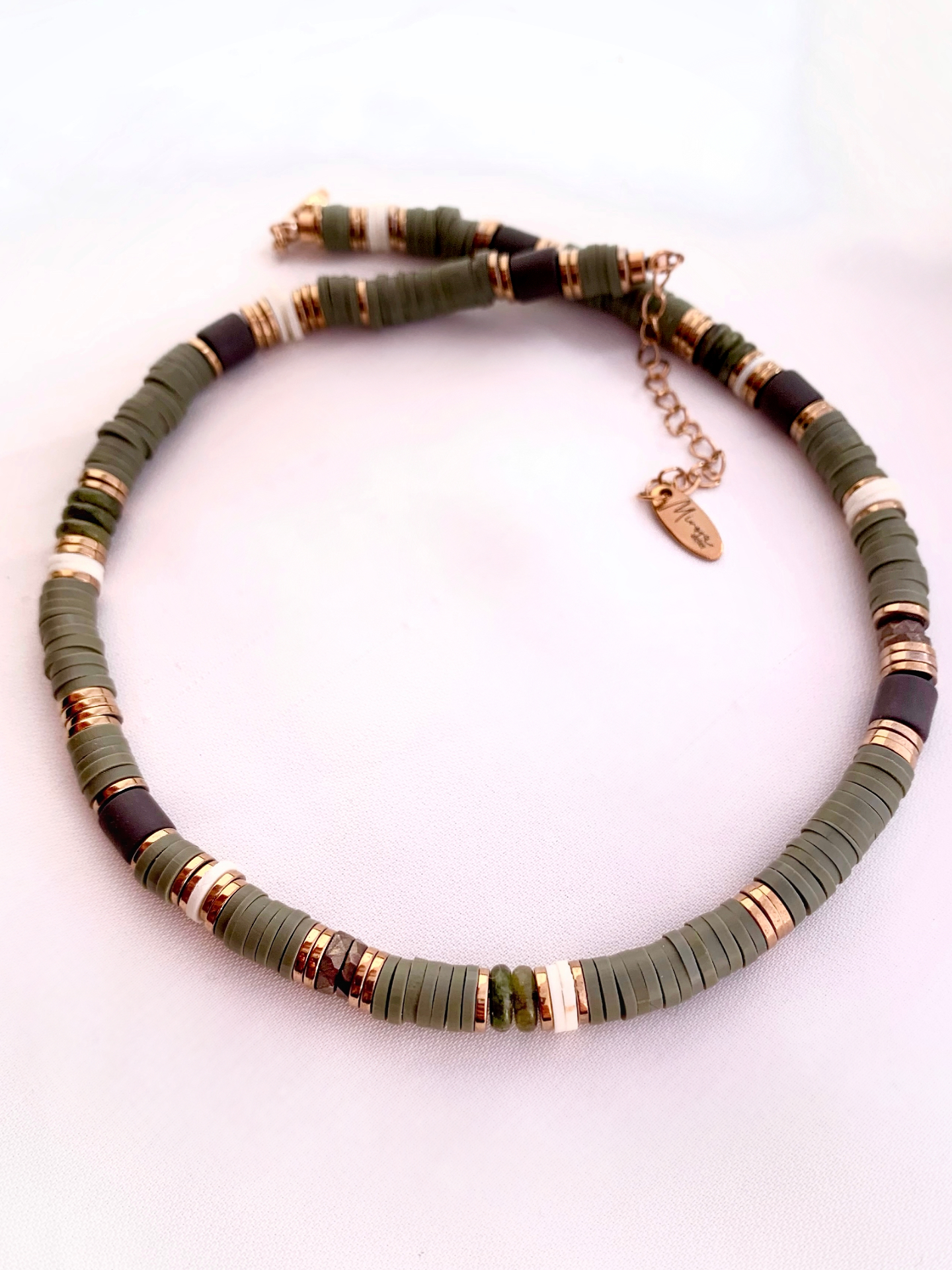 COLLIER OLIV