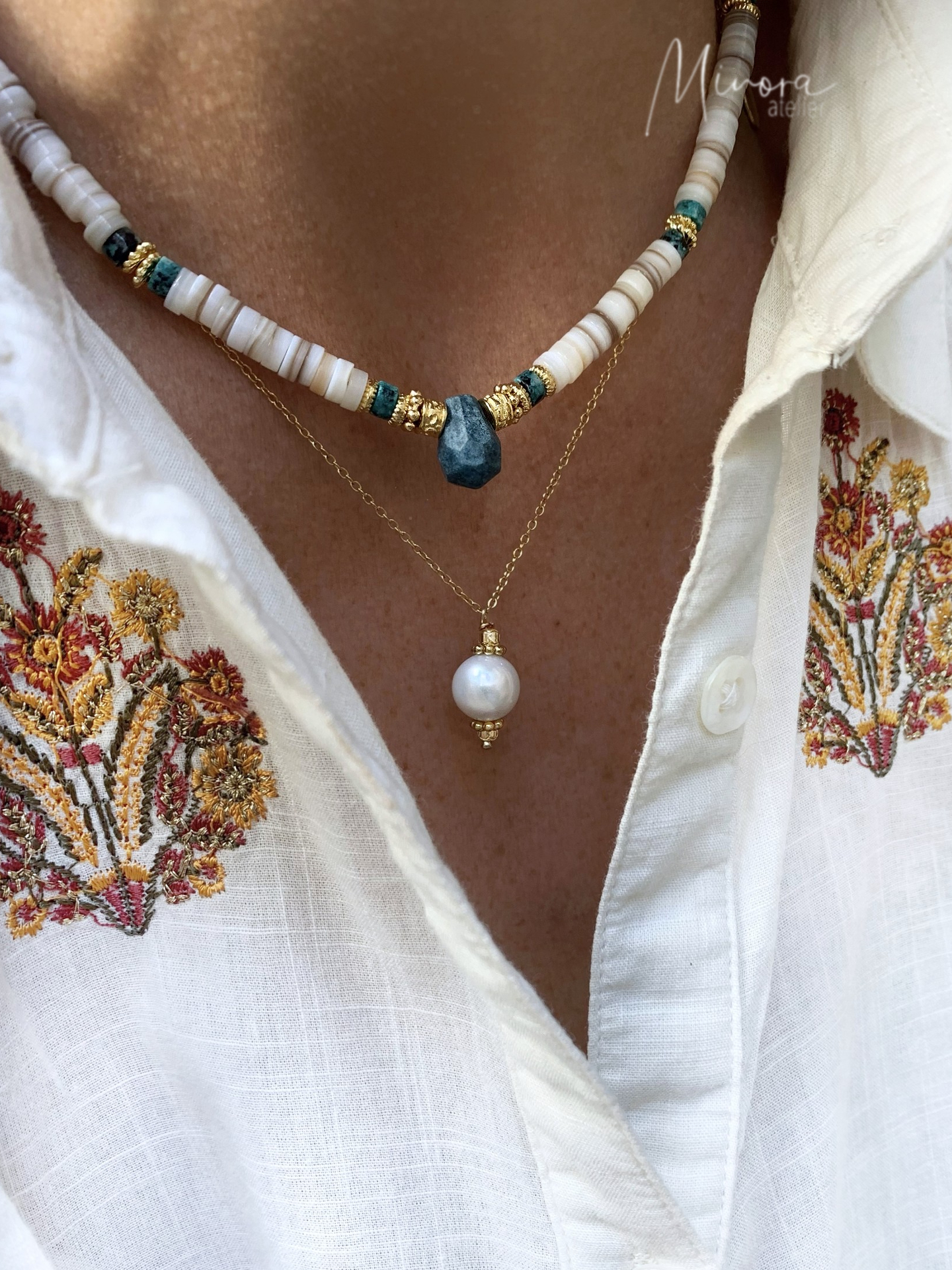 COLLIER GRACES