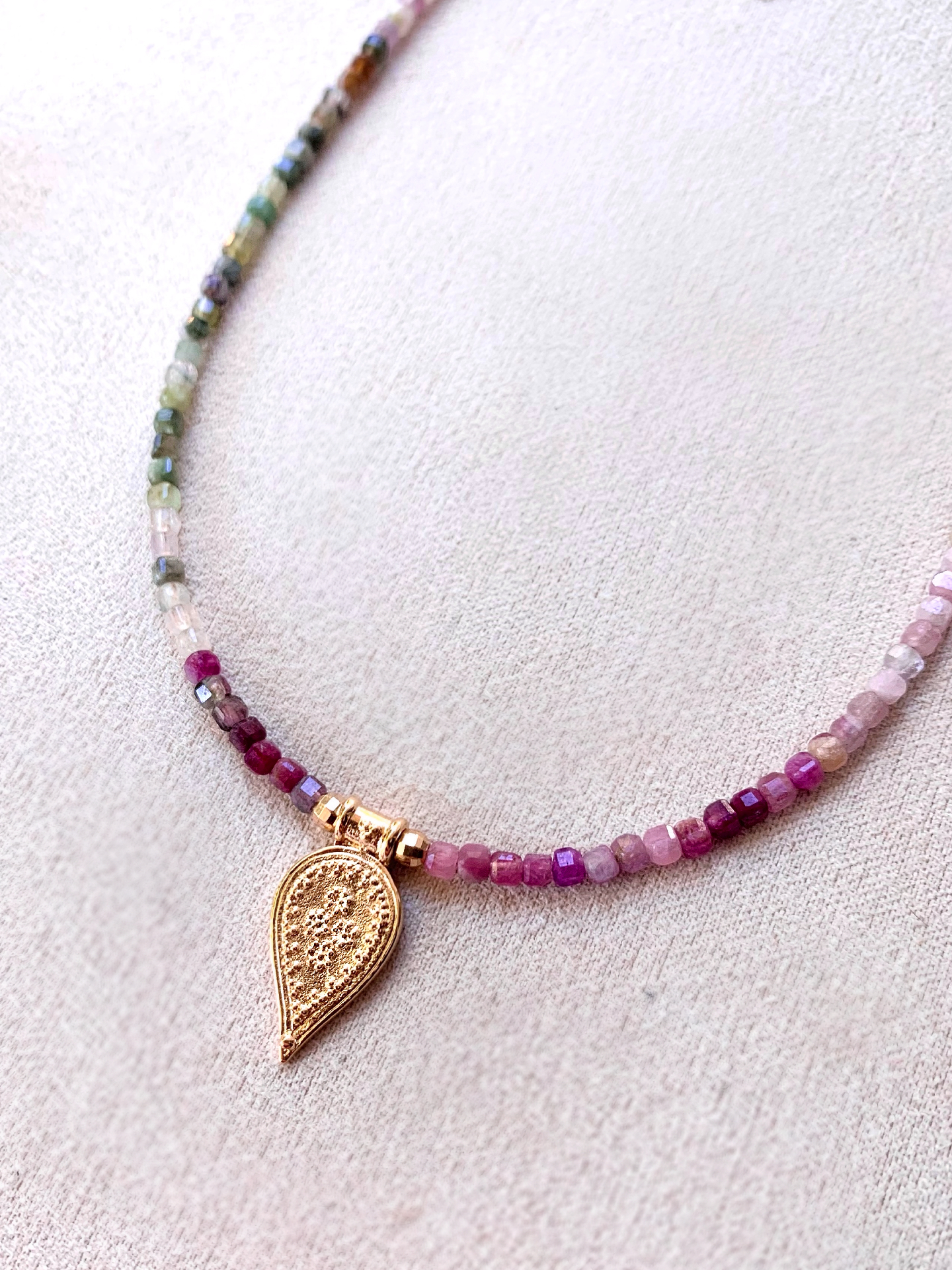 collier-thea-tourmaline-multicolore-plaque-or2