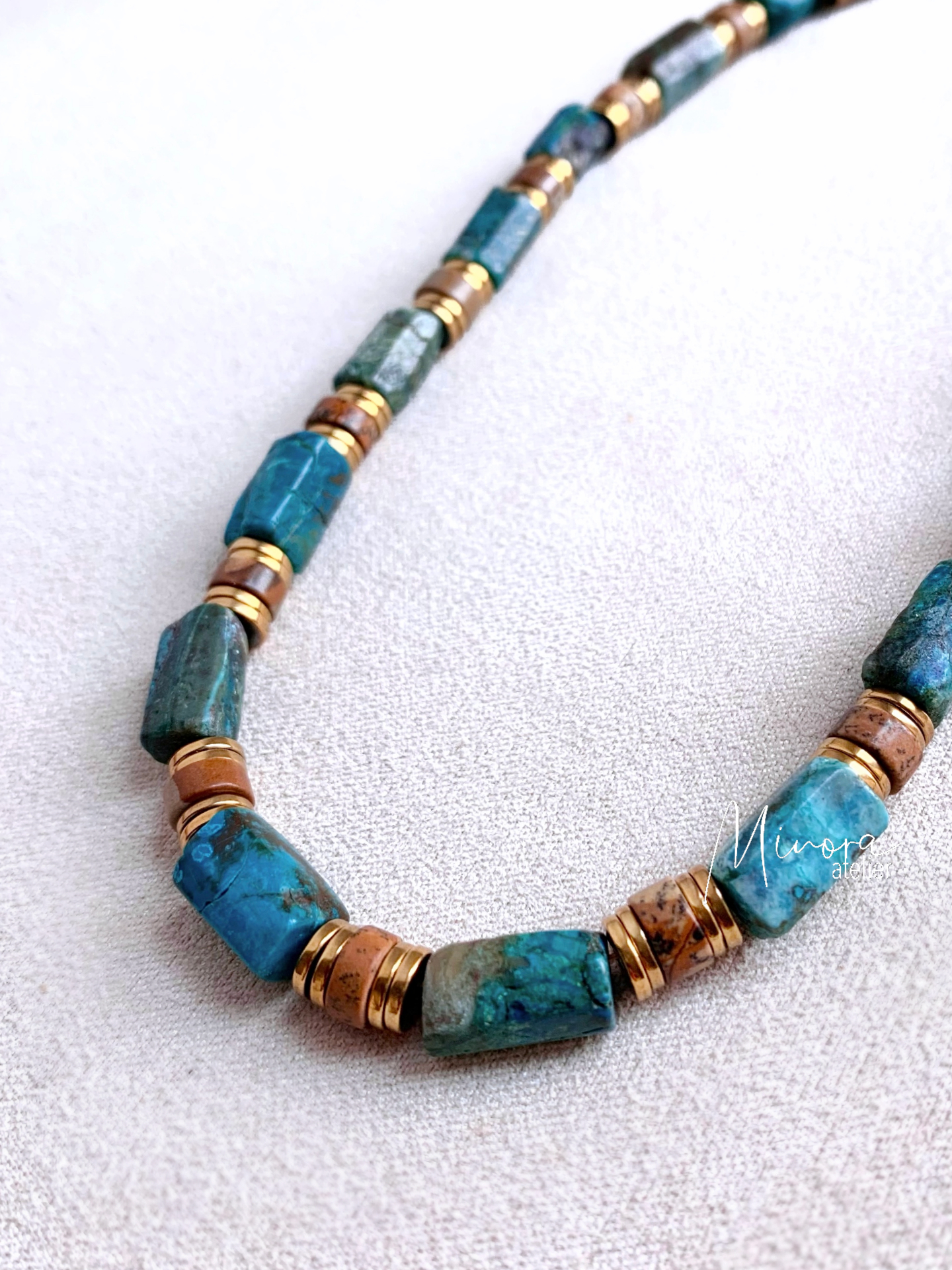 COLLIER BLUE