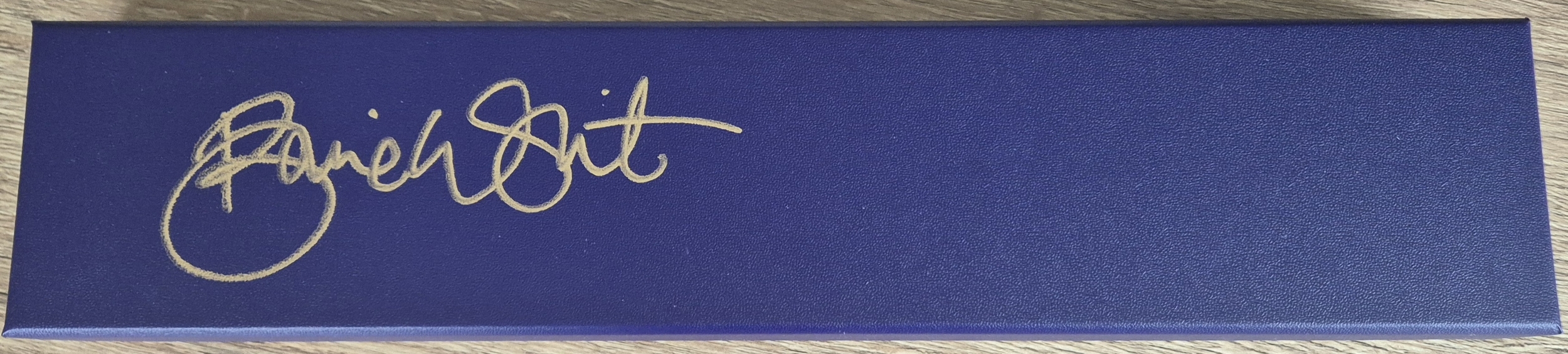 baguette-harry-potter-ginny-weasley-dedicacee-par-bonnie-wright